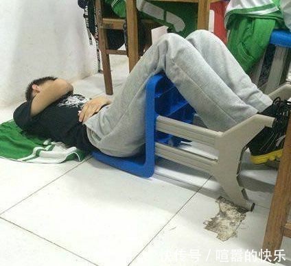 |幽默笑话:老婆肚子不争气,连生八胎,都是姑娘