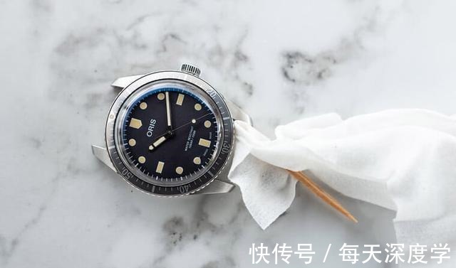 镜面 玩表老司机清洁保养手表的5个秘诀!