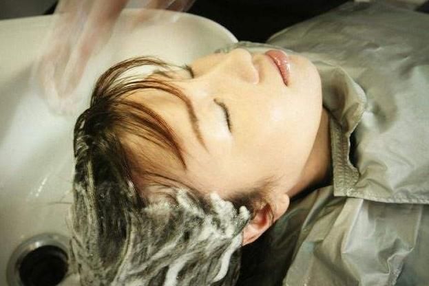 当心|女性洗头时的3大“禁忌”，别不在意，当心头发越洗越油