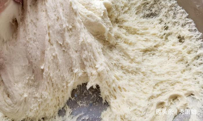 蒸馒头，只放酵母是“外行”，多加3种食材，馒头香软筋道更好吃