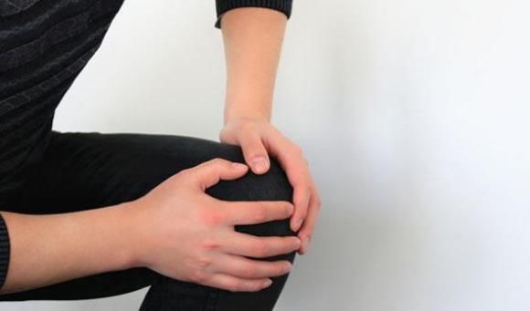 活络|“树老根先枯，人来腿先衰”，40岁后常做此动作，疏经活络