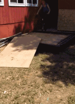 |搞笑GIF段子:一位崇拜紫霞仙子的,别说模仿的还真像