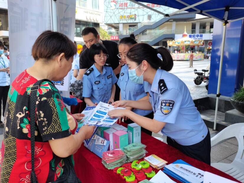 月饼|尝鲜啦！镇海民警送出“反诈月饼”