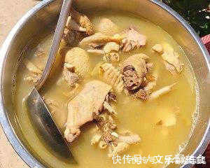焯水|清炖鸡汤，直接焯水就错了难怪腥气不好喝，大厨这样做才对