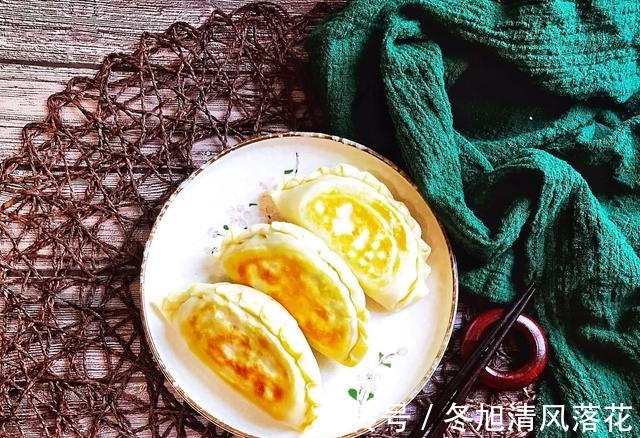 韭菜盒子|不破皮不露馅的韭菜盒子做法，香味浓郁，几天不吃想得慌！