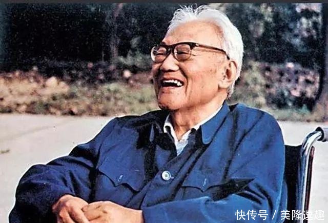 妻子|百岁老人的爱恋,和妻子相伴28年,骨灰放枕边共眠33年