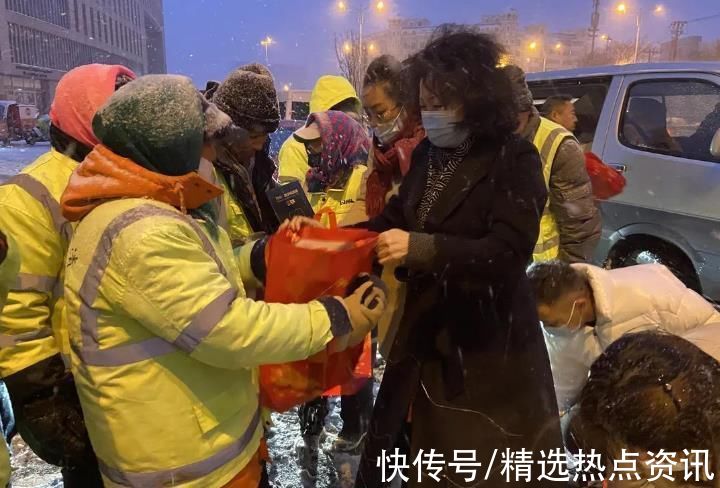 暴雪|沈阳市总工会紧急拔付500万元慰问奋战一线的环卫职工和执勤交警