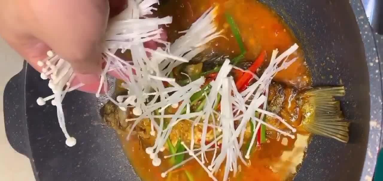 从江西人哪里学来的红烧鲤鱼,味道独特汤汁鲜美,担保1滴都不剩