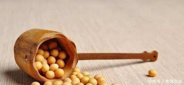 枝条|养茉莉花,盆里放几粒“小东西”,花儿怒放、芳香,一年开花不断