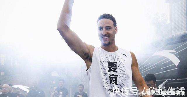 安踏|安踏联名“范思哲”！颜值满分，国外明星上脚，老外也爱进口鞋