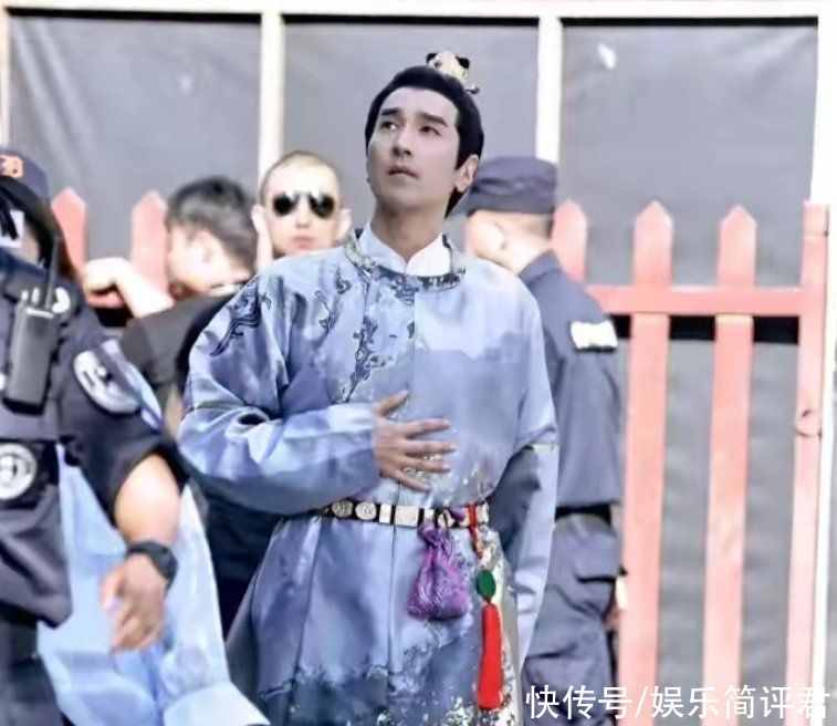 团宠|又一悬疑综艺来袭,张哲瀚李易峰加盟还不算,唯一女嘉宾是真团宠