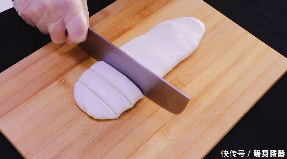 白糖和糯米粉还能这么吃，第一次吃就吃上瘾了，外酥里糯