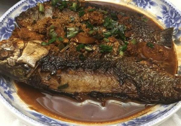 老家亲戚来家里,我做了5个菜,却被嫌弃,现在农村人都吃啥