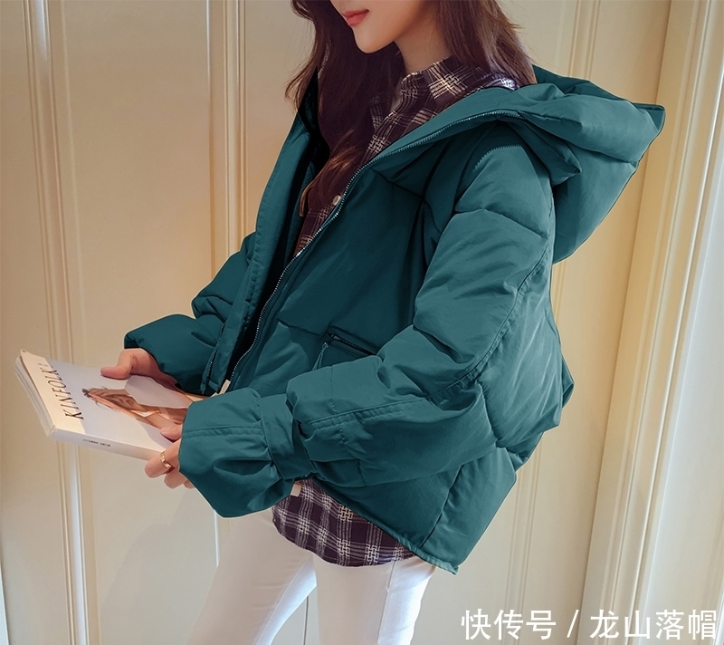 建议大家:羽绒服尽量选长款!再搭配一双踝靴,不打扮都美嫩