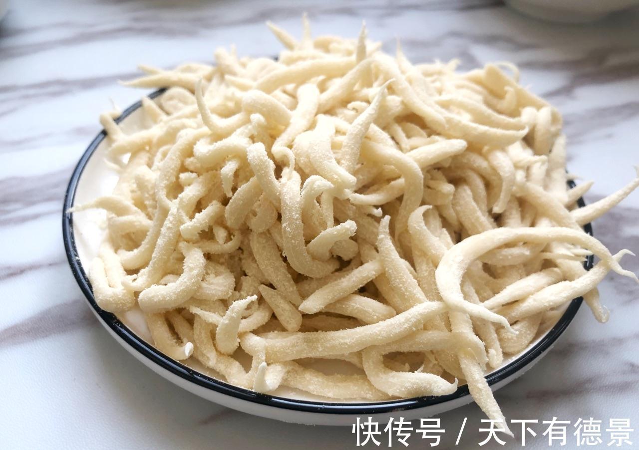 自制剪刀面，简单快手，吃起来有嚼头，口感顺滑