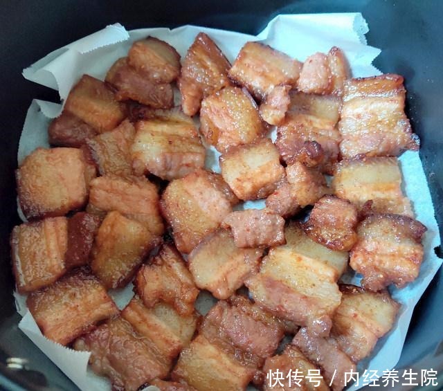 空气炸锅烤蜜汁五花肉，厚切的五花肉，吃得过瘾