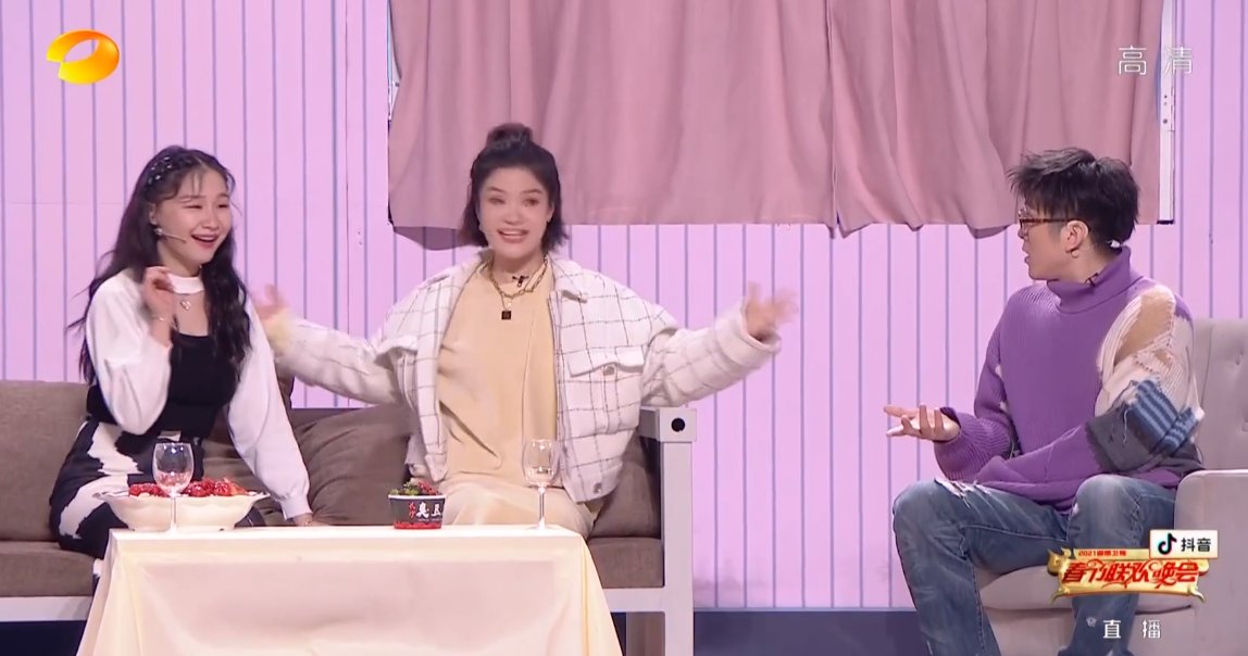 湖南卫视春晚收视夺冠，黄龄改编达拉崩吧，却被质疑假唱！