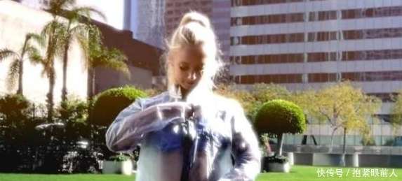 为了冬天能晒阳光, 国外发明透明衣服走上街, 保暖又透光