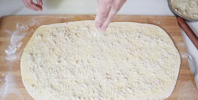 花生米还可以这样做,香酥暄软又多层,外面花钱学不到,太香了!