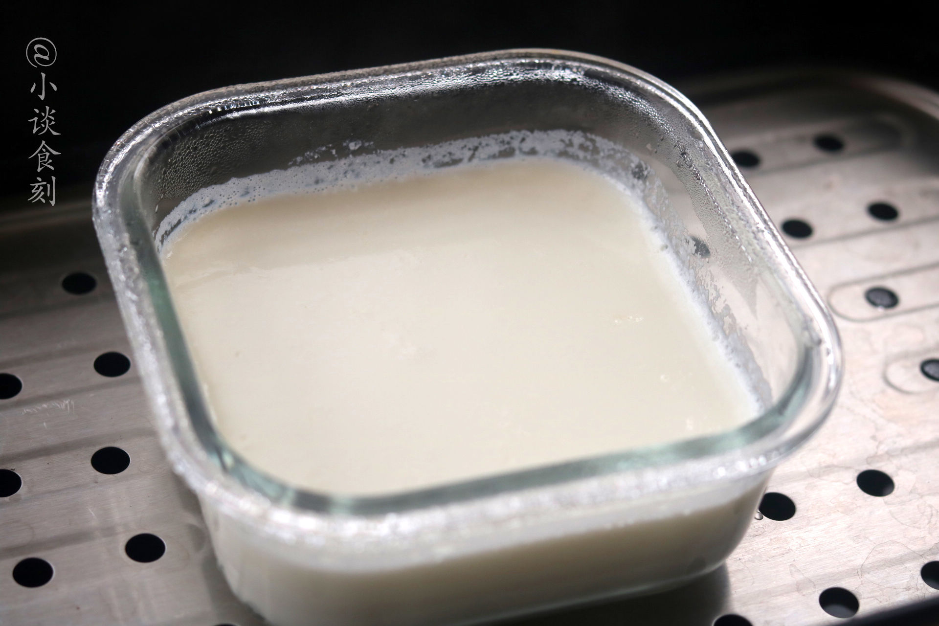 家里有牛奶的，教你做一道“宫廷小吃”，软嫩鲜甜，孩子特别爱吃