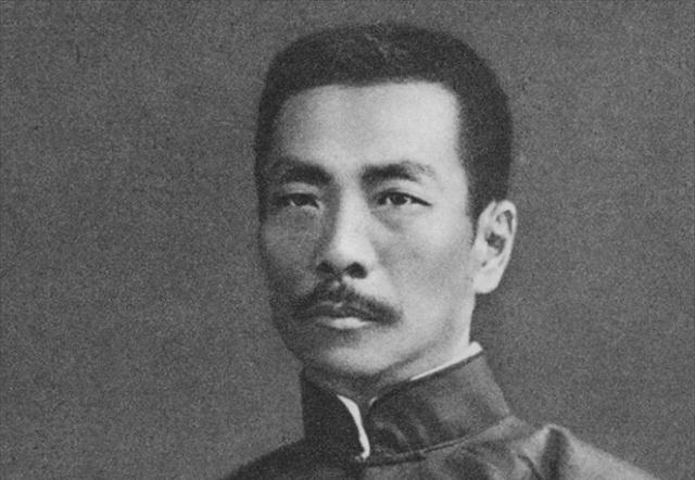 郭沫若!郭沫若与鲁迅交恶大半生,两人文笔相差多少?两首七律,高下立现