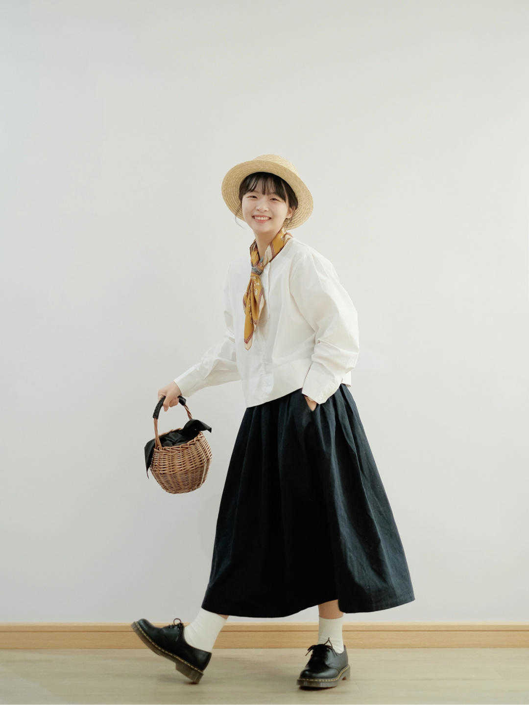 上衣 “短上衣”这样穿才叫好看,搭配半身裙减龄又俏皮,日常实用