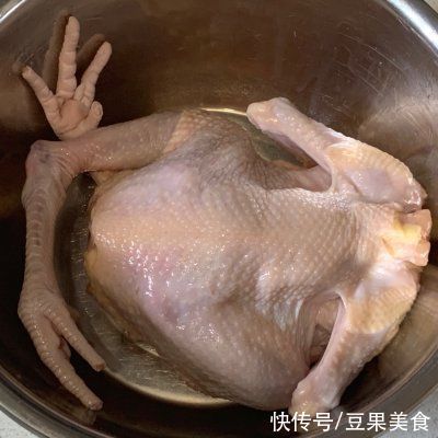 不加油和水的电饭锅煨鸡