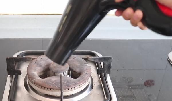 气孔|长时间用燃气灶,一定要用牙签抠一下这里,每月能省不少钱