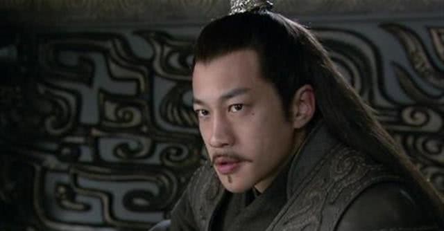 三国|三国时期，枭雄多如牛毛，陈宫为何偏偏选择吕布？