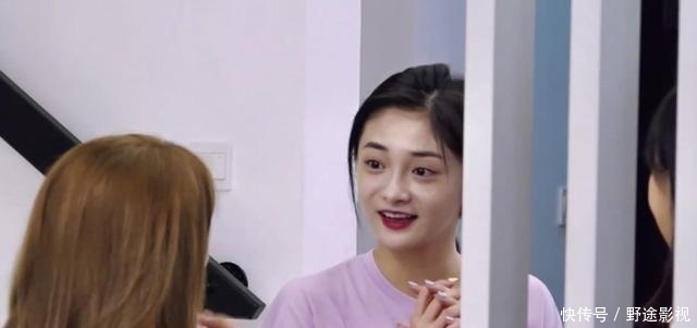 周洁琼孔雪儿早期同框,颜值差距太明显,终于明白前者为何那么火