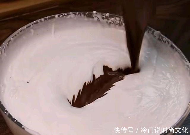 满满的|它有着满满的卡路里,但却是我无法抗拒的诱惑,一切靠后先吃再说