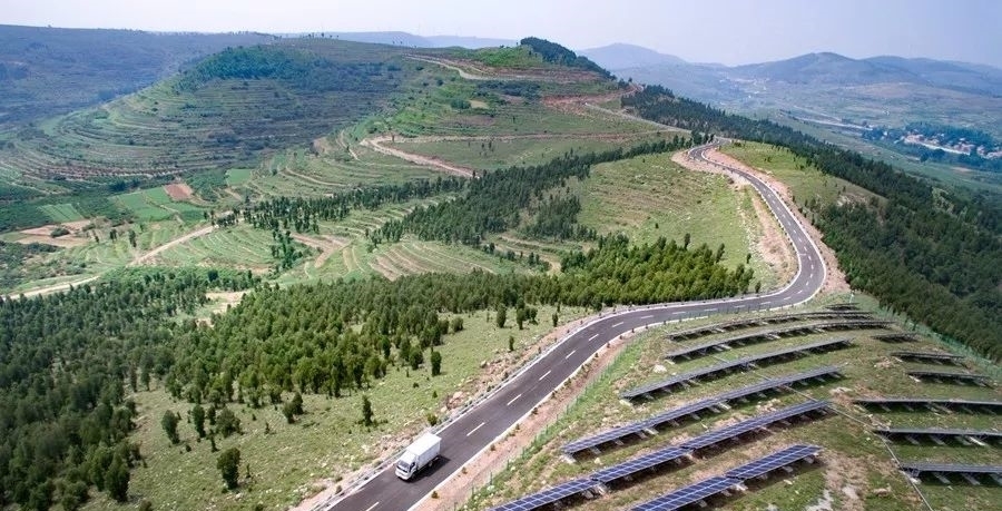 陶渊明|安丘一条公路，地势高险，路旁风景清新美丽，知道的人却很少