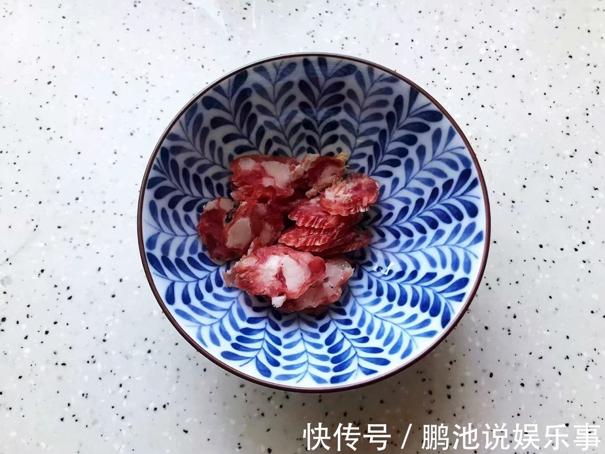 腊肠炒儿菜|家常炒儿菜的做法，加入小米椒，香辣下饭，太解馋了