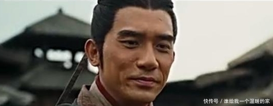 吕布|吕布都不敢和关羽正面抗衡,他却说关羽不是对手,是自不量力?