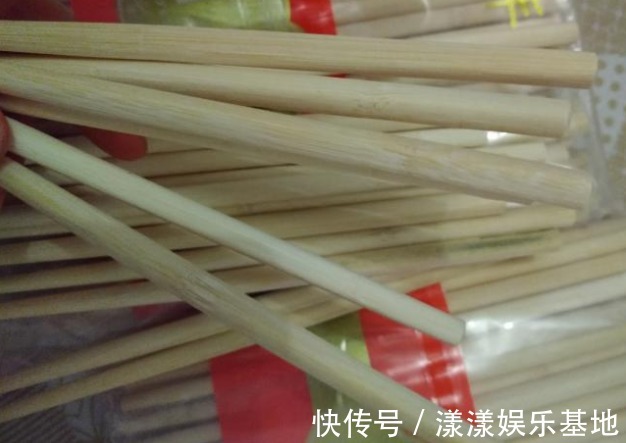 买筷子时，竹筷、木筷、不锈钢筷子哪个好？聪明人只认准这一种！