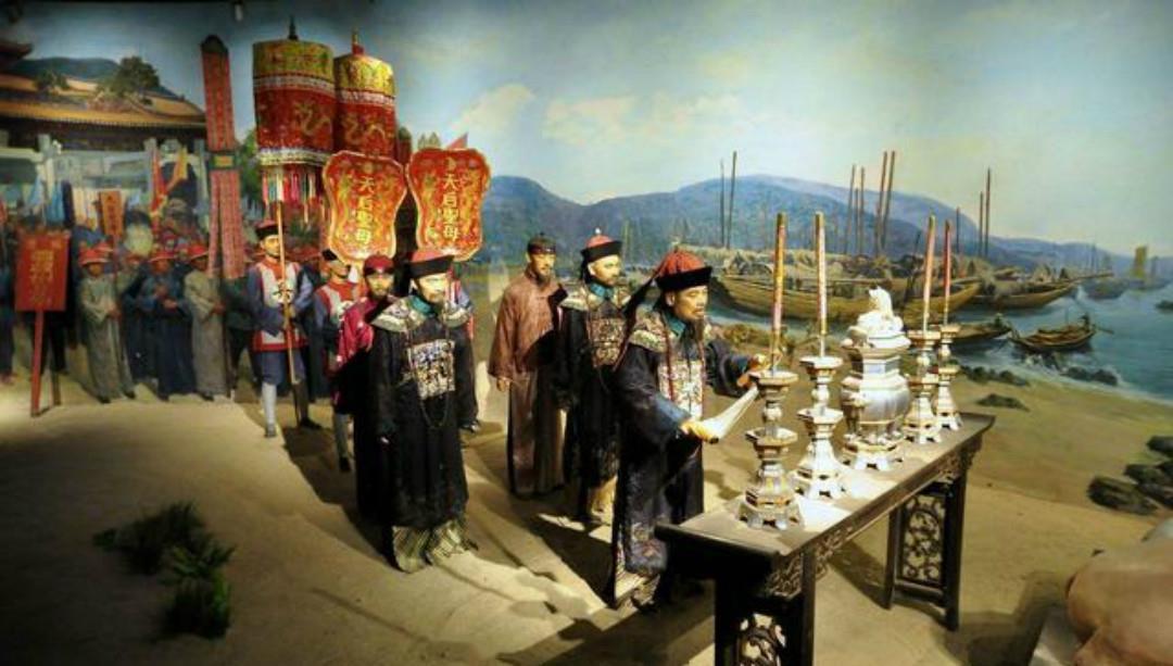 庐山谣寄卢侍御虚舟&龚自珍很狂的一首诗,比李白写得还要张狂,从开篇到结尾气势磅礴