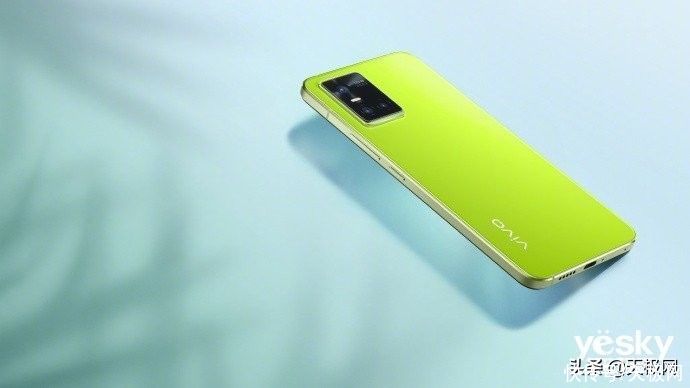 旗舰|全新轻薄自拍旗舰vivo S10系列今日开售，售价2999元起