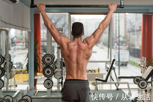 握距|引体向上,一个练背的经典动作!怎么完成才是标准