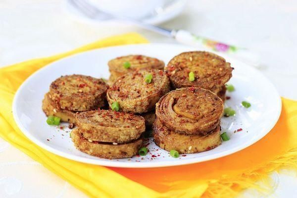 做法|素鸡不用炸，不用煎，金黄又酥香，做法还特简单