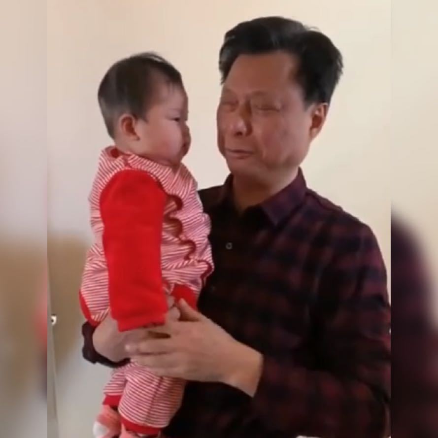 宝宝|外公教小宝宝练习发音,网友:这届小朋友可太难了,总是被迫营业