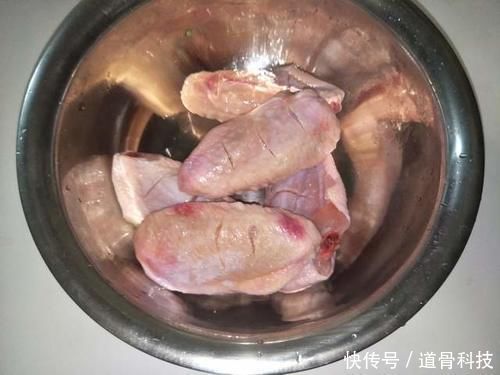 做鸡翅,分享简单烹饪方法,鸡翅外酥里嫩,孩子特别爱吃
