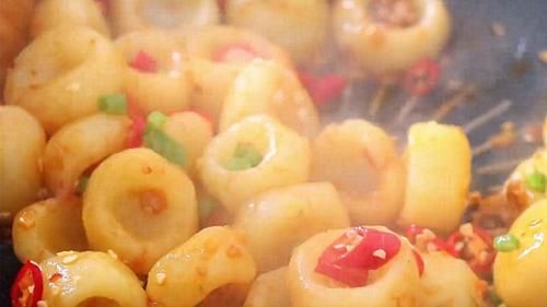 干锅土豆|土豆新吃法，很适合用来招待客人，做法新奇，比大鱼大肉还受欢迎