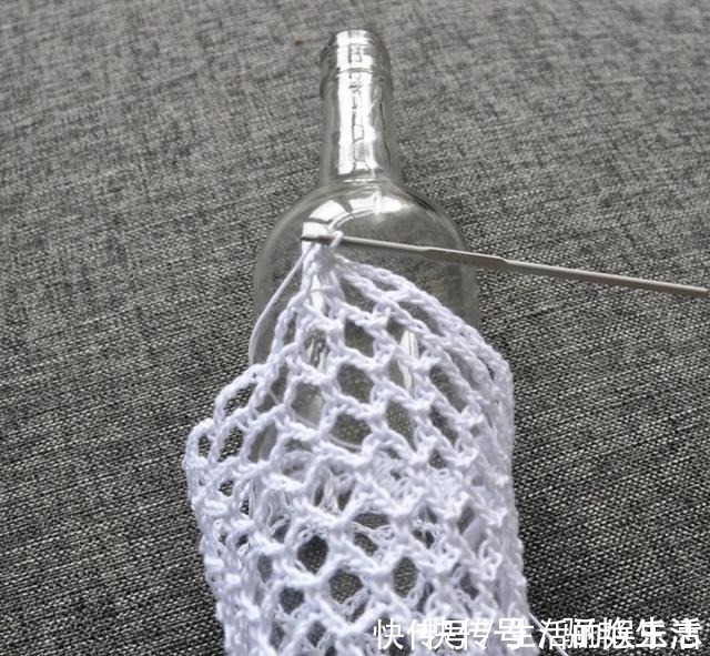 给普通的废旧玻璃瓶穿件衣服，颜值翻番！DIY变废为宝手工制作！
