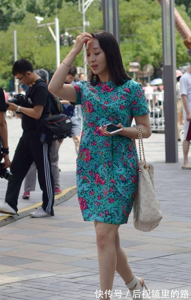 高跟鞋|选择一款高跟凉鞋去逛街,你会选择粗跟还是细跟,高度怎么挑选!