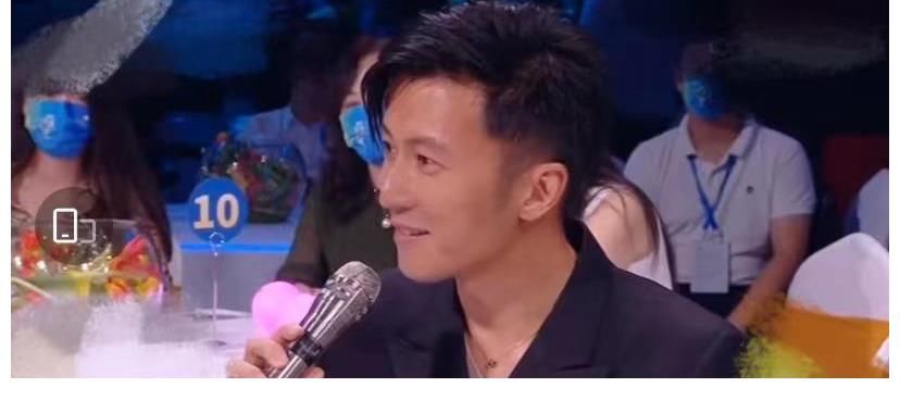 主持人|中秋晚會成“大型翻車現場”，主持人狀況頻出，還有明星假唱