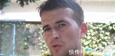 利比里亚|足坛奇葩故事(4)前曼联球员印假钞入狱,球员比猪肉单价还便宜!