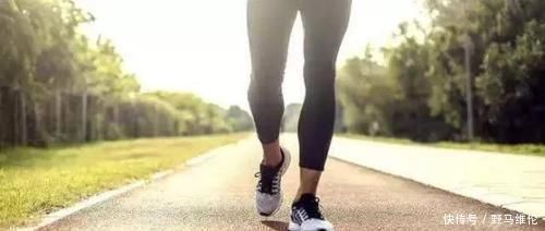 泡脚|“日行万步”是养生还是伤膝盖？亲身试验20年，答案一文揭晓