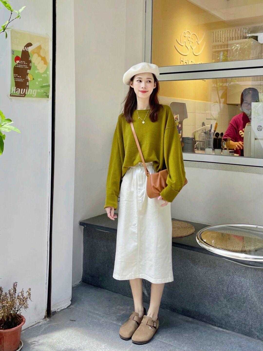 针织 早春不知道怎样穿?针织毛衣+半身裙是顶配,学会再也不用发愁了