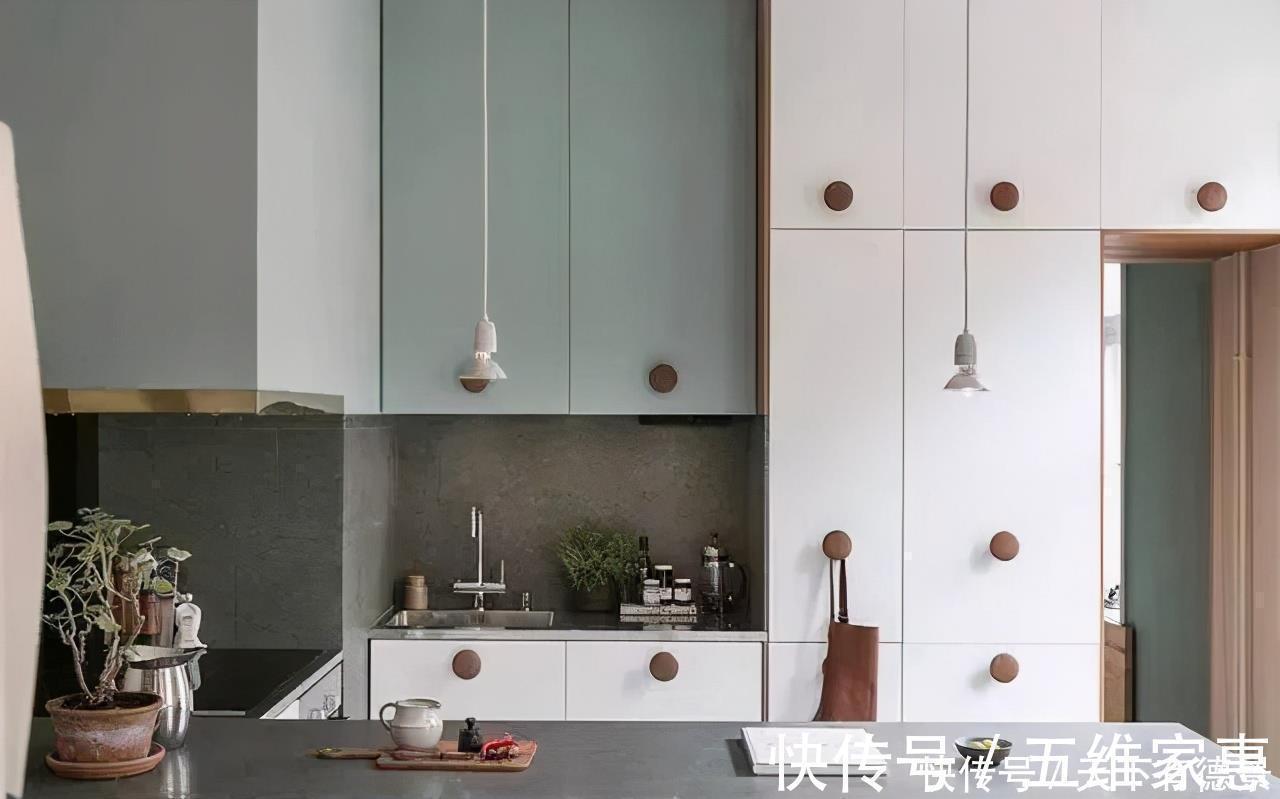 书房|57㎡装出2房2厅2卫？他俩将空间利用到极致，餐厅还兼书房，厉害