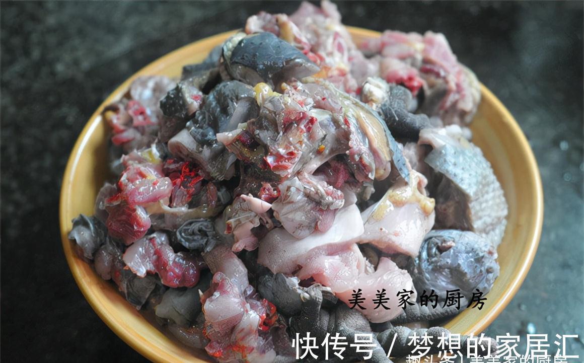 酸菜|秋天干燥,一道“土匪菜”常上桌,3种食材1锅烧,好吃又养胃!